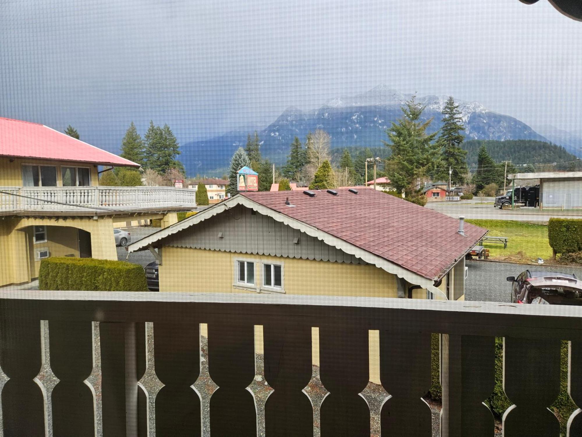 Swiss Chalets Motel Hope Ngoại thất bức ảnh