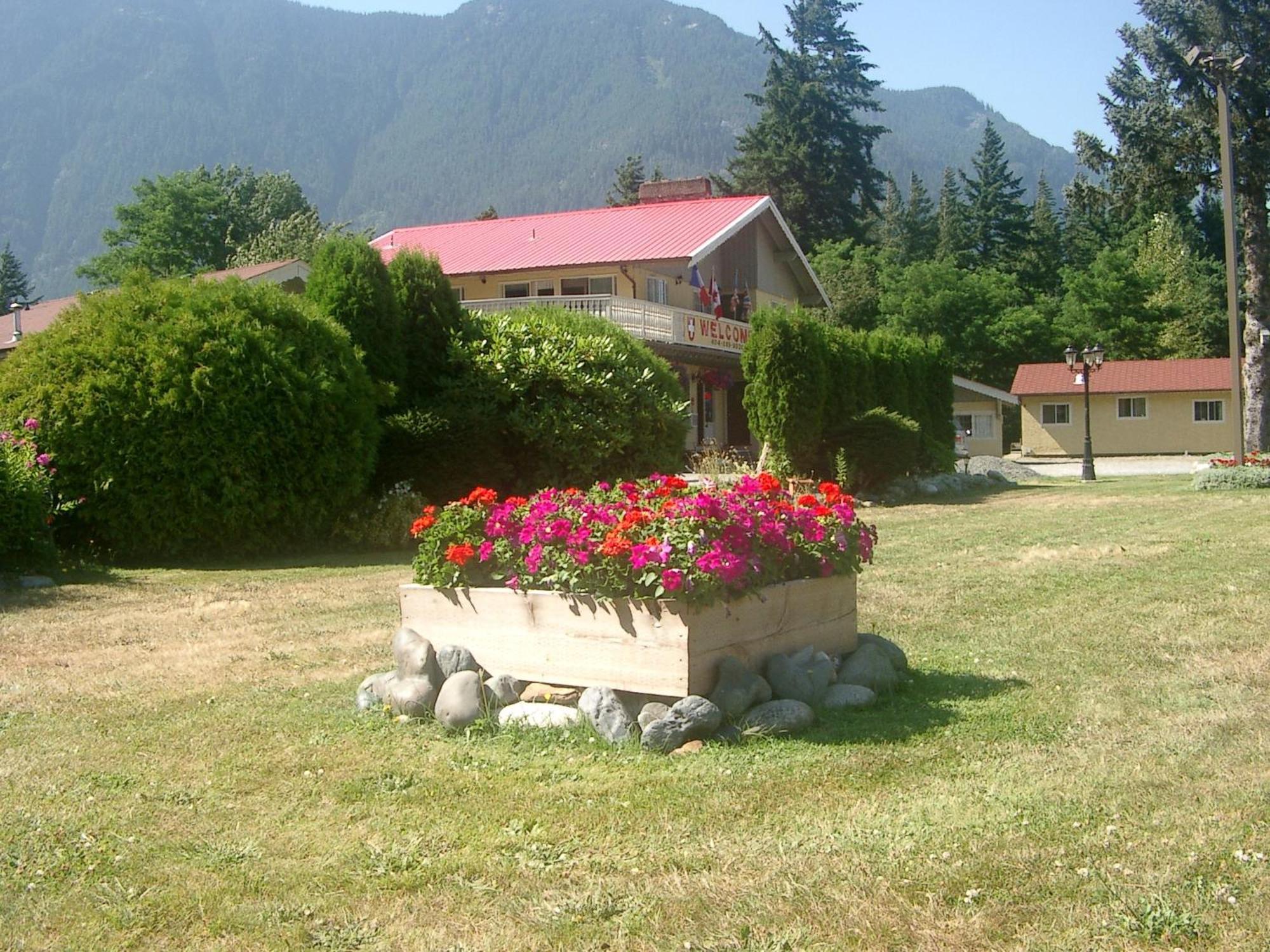 Swiss Chalets Motel Hope Ngoại thất bức ảnh
