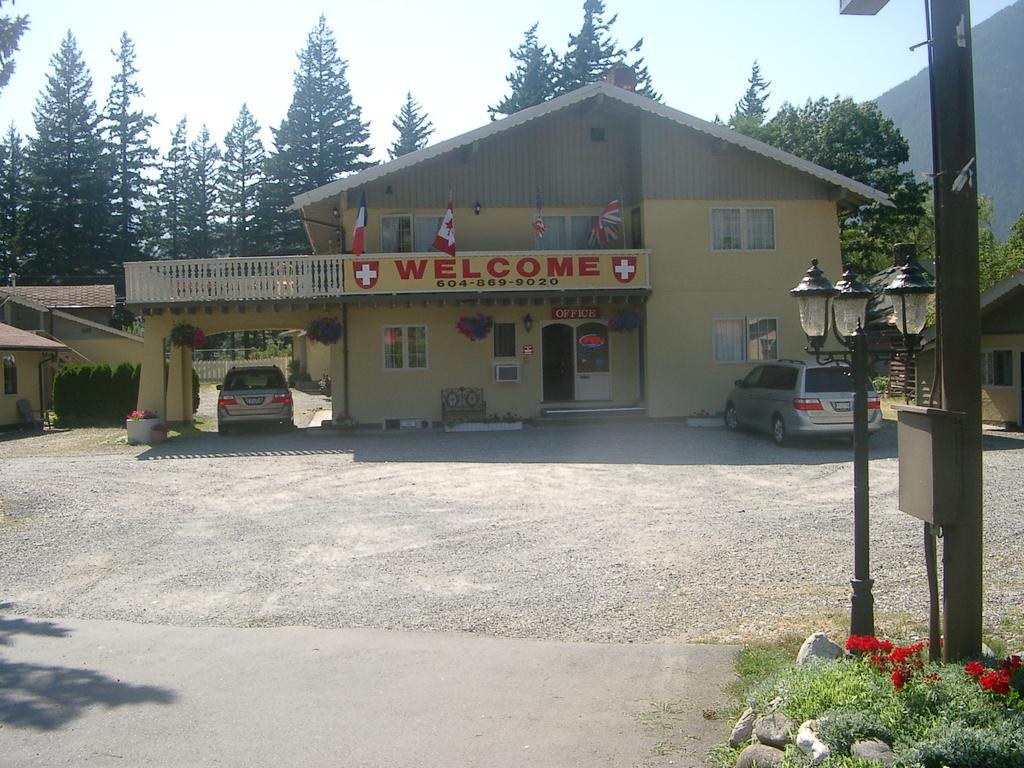 Swiss Chalets Motel Hope Ngoại thất bức ảnh