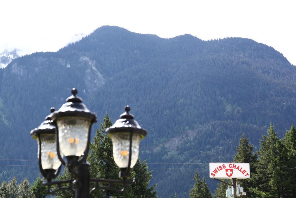 Swiss Chalets Motel Hope Ngoại thất bức ảnh